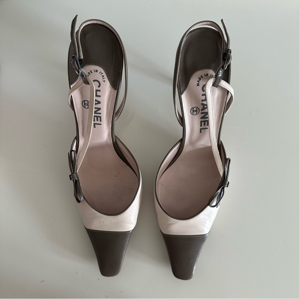 Vintage Chanel Women's Two-Tone Kitten Heels